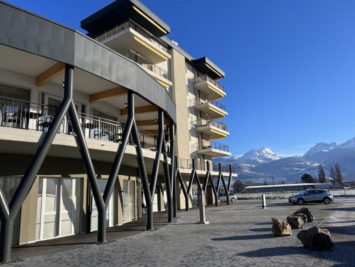 Collombey-Muraz Alp Art Hotel Monthey מראה חיצוני תמונה