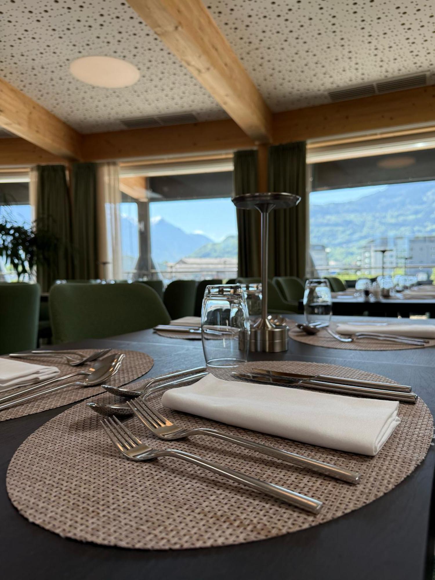 Collombey-Muraz Alp Art Hotel Monthey מראה חיצוני תמונה
